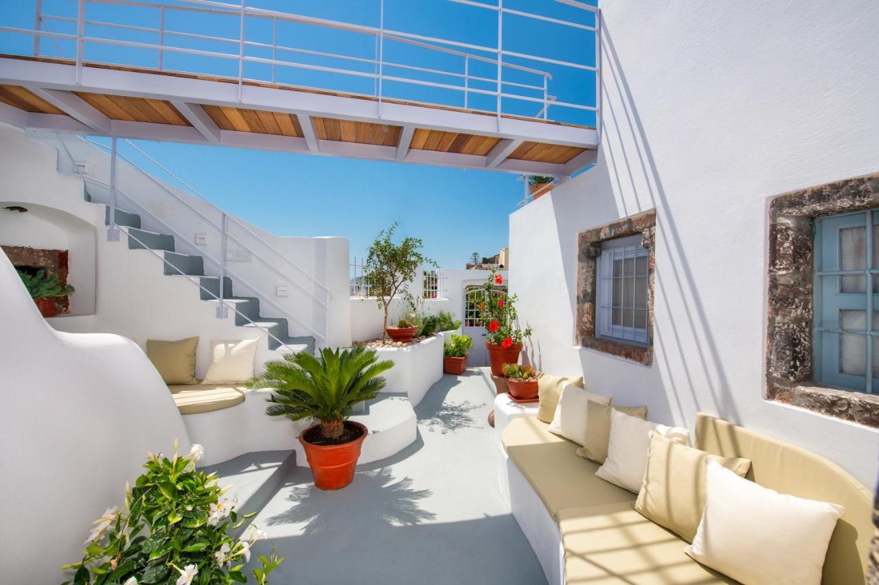 Petit Village Fira  Exterior foto
