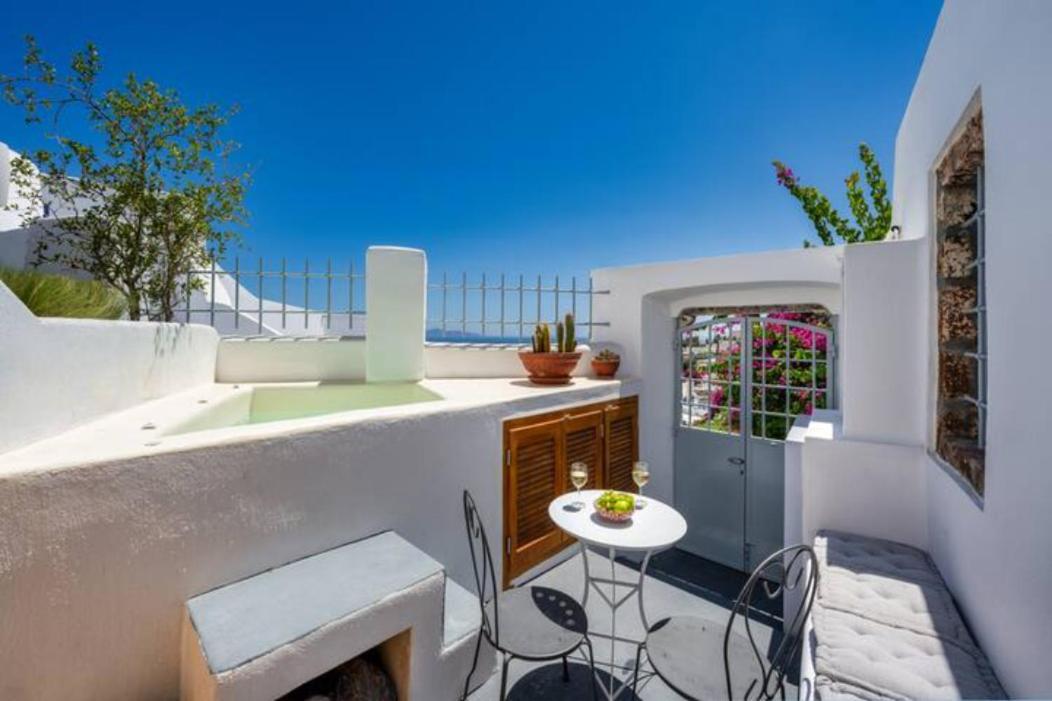 Petit Village Fira  Exterior foto